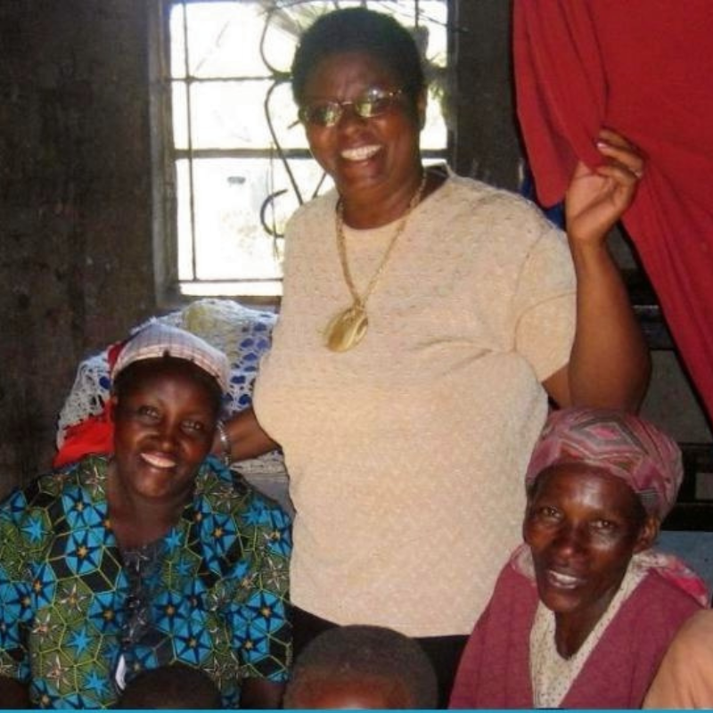La keniana Frankie Gikandi que dirige una clínica y un centro de formación rural para la mujer, situados en Limuru, a 30 kilómetros de Nairobi ganadora del premio Harambee 2010