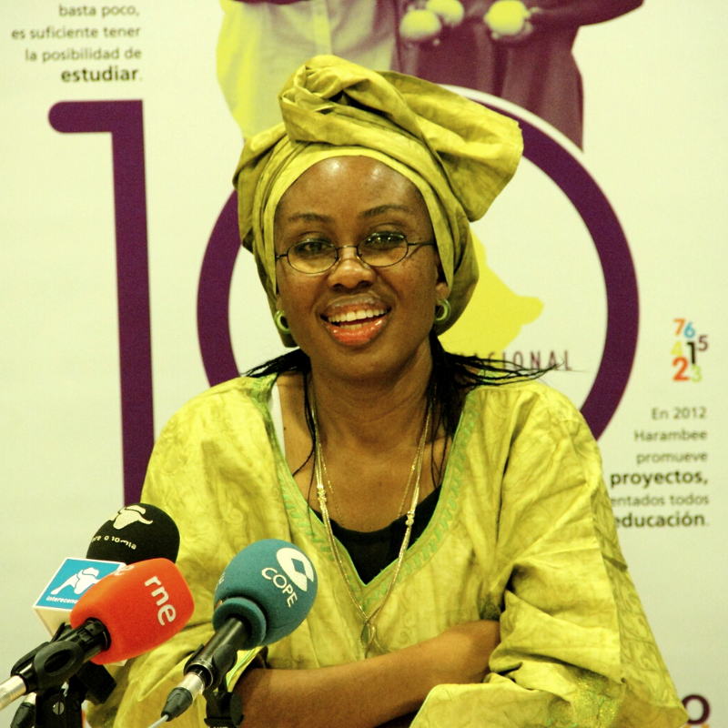 La educadora y economista nigeriana Ezinne Ukagwu, premio Harambee 2012