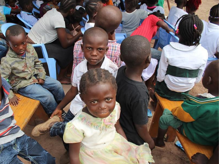 Escolarización de niños huérfanos en el orfanato de Santo Domingo de Brazzaville Harambee Ongd Proyectos de Desarrollo 2023