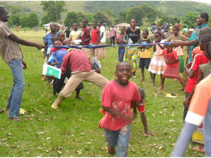 Escolarización de niños huérfanos en el orfanato de Santo Domingo de Brazzaville Harambee Ongd Proyectos de Desarrollo 2023
