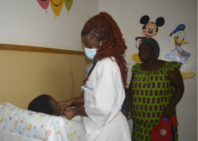 Atención de madres y niños con drepanocitosis en Costa de Marfil